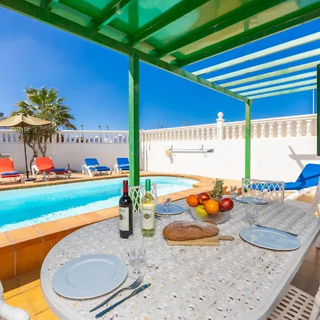 Alegranza Villa Puerto del Carmen (Lanzarote)